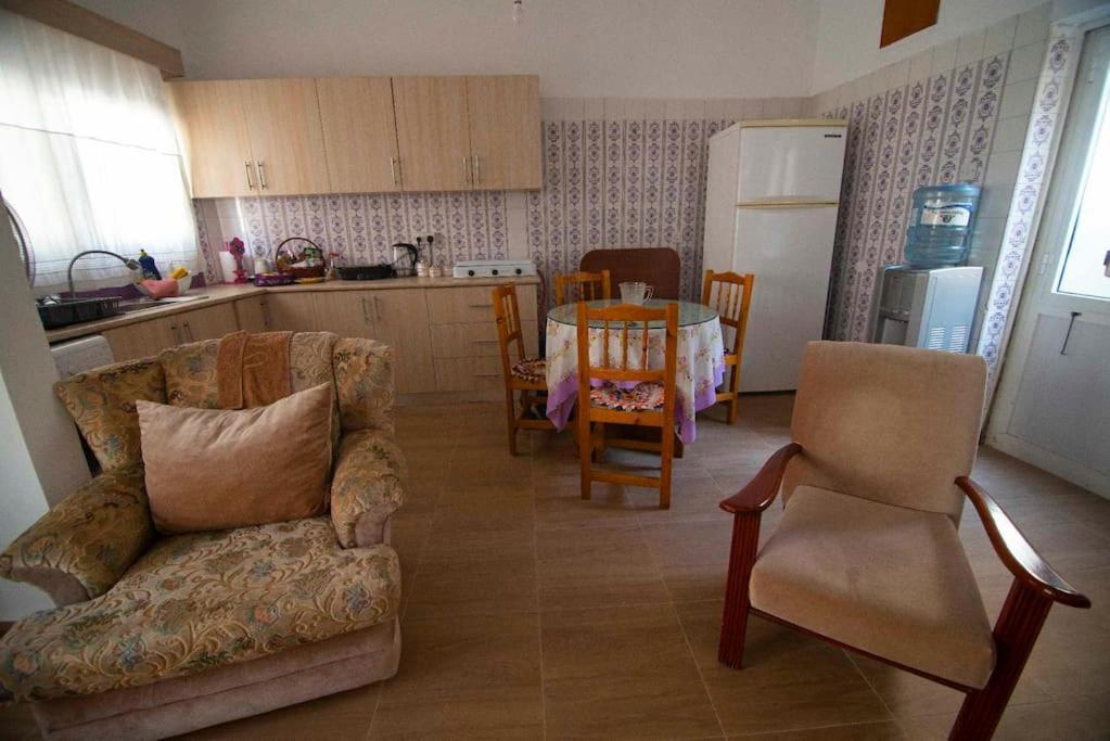 Arsinoe Guest House Famagusta  Buitenkant foto